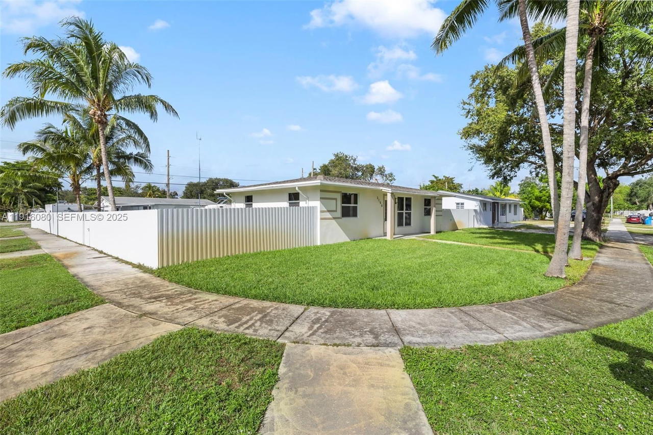Real estate property located at 3150 39th Ave, Broward, Lake Forest Sec 4, West Park, FL