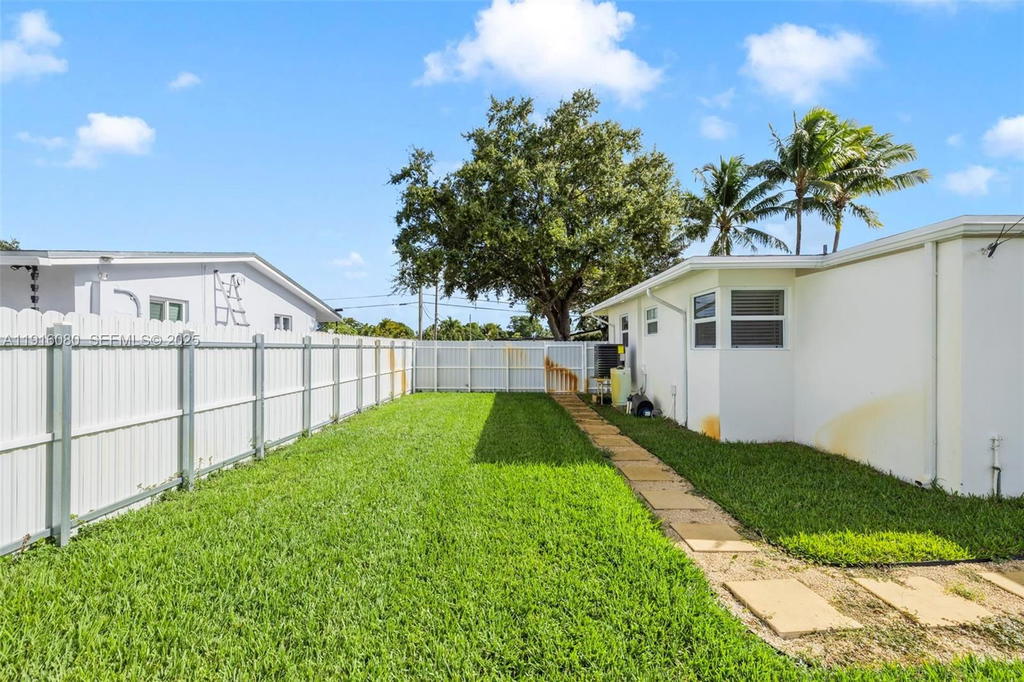 Real estate property located at 3150 39th Ave, Broward, Lake Forest Sec 4, West Park, FL