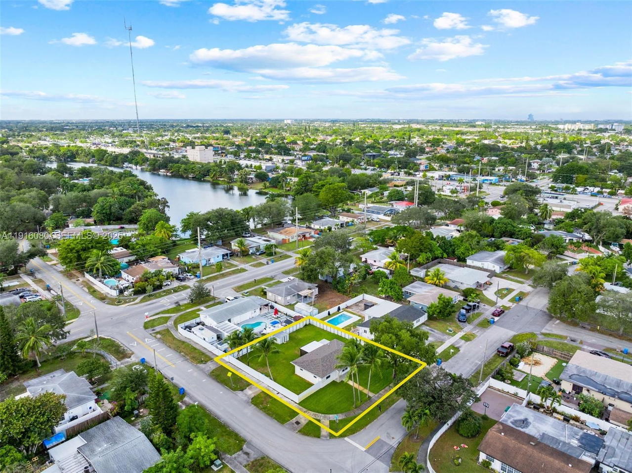 Real estate property located at 3150 39th Ave, Broward, Lake Forest Sec 4, West Park, FL