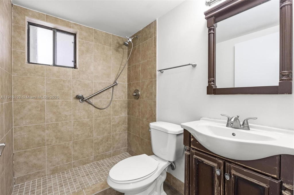 Real estate property located at 5400 21st Ct #104, Miami-dade, Alameda Tower 3 Condo, Hialeah Gardens, FL
