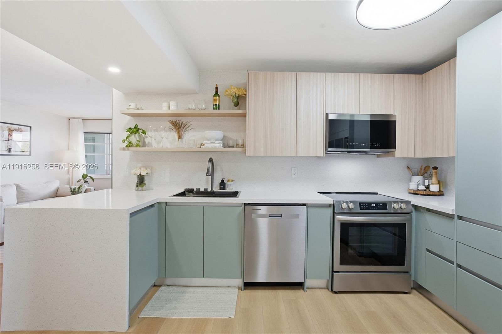 Real estate property located at 1100 11th St #405, Miami-dade, Flamingo Parkview Condo, Miami Beach, FL