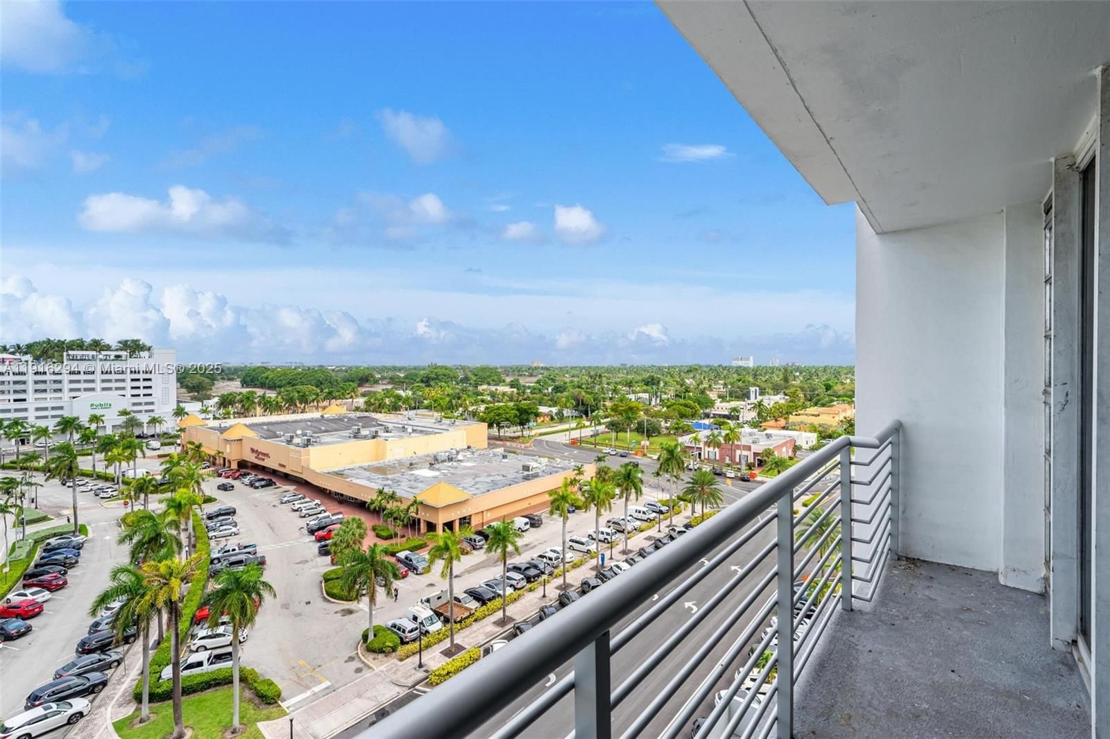 Real estate property located at 1720 Harrison St #10G, Broward, Home Tower Condo, Hollywood, FL