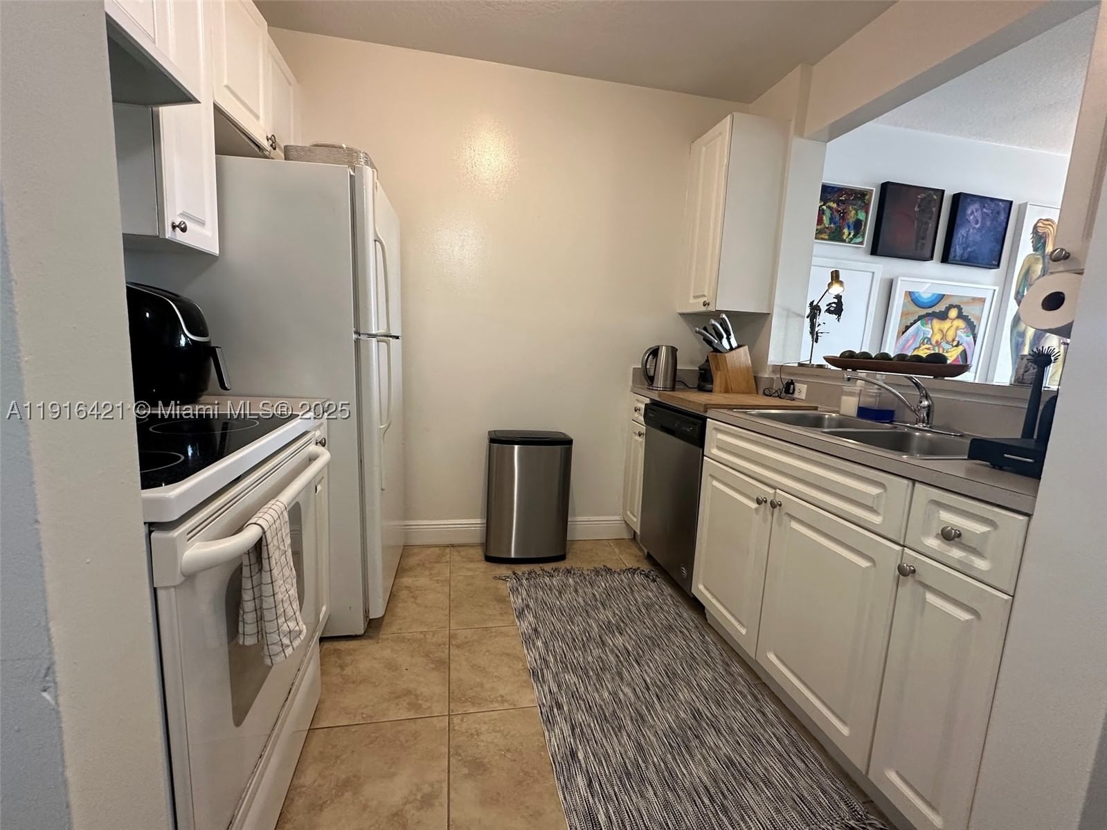 Real estate property located at 900 8th St #1010, Miami-dade, Brickell Vista Condo, Miami, FL