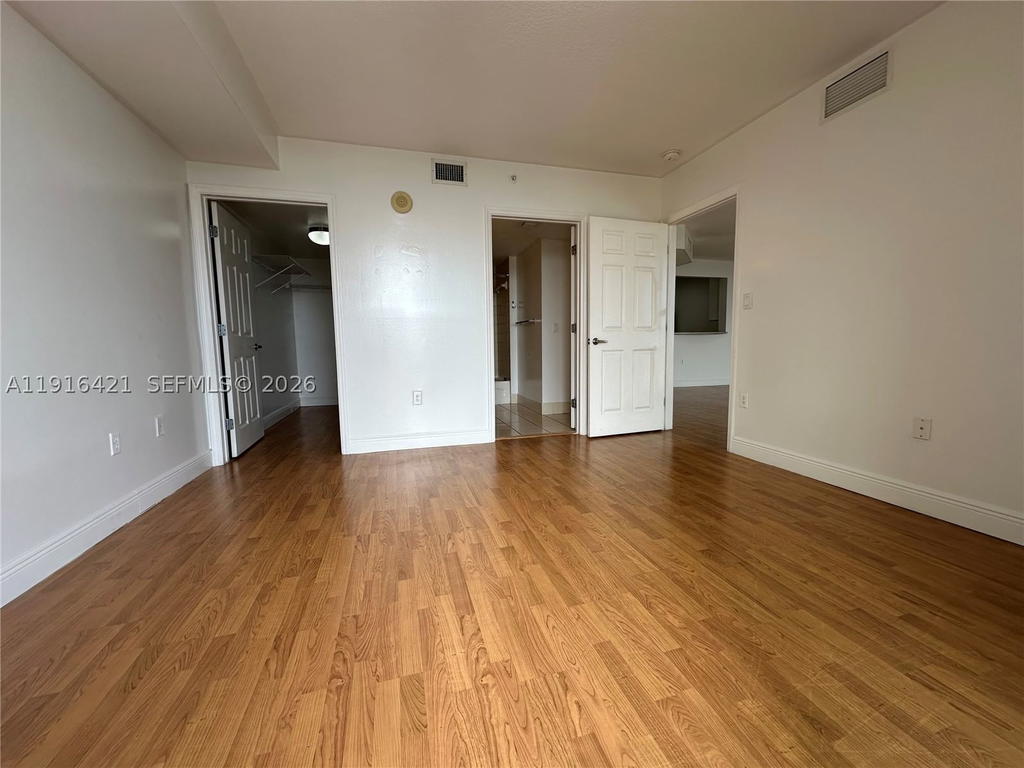 Real estate property located at 900 8th St #1010, Miami-dade, Brickell Vista Condo, Miami, FL