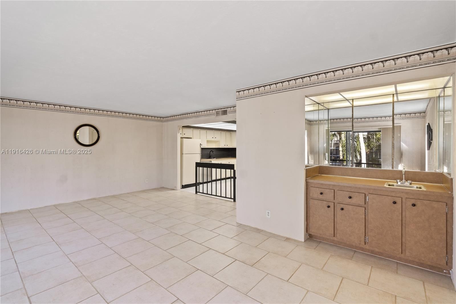 Real estate property located at 559 University Dr #39, Broward, Village Townhouses Jacaran, Plantation, FL