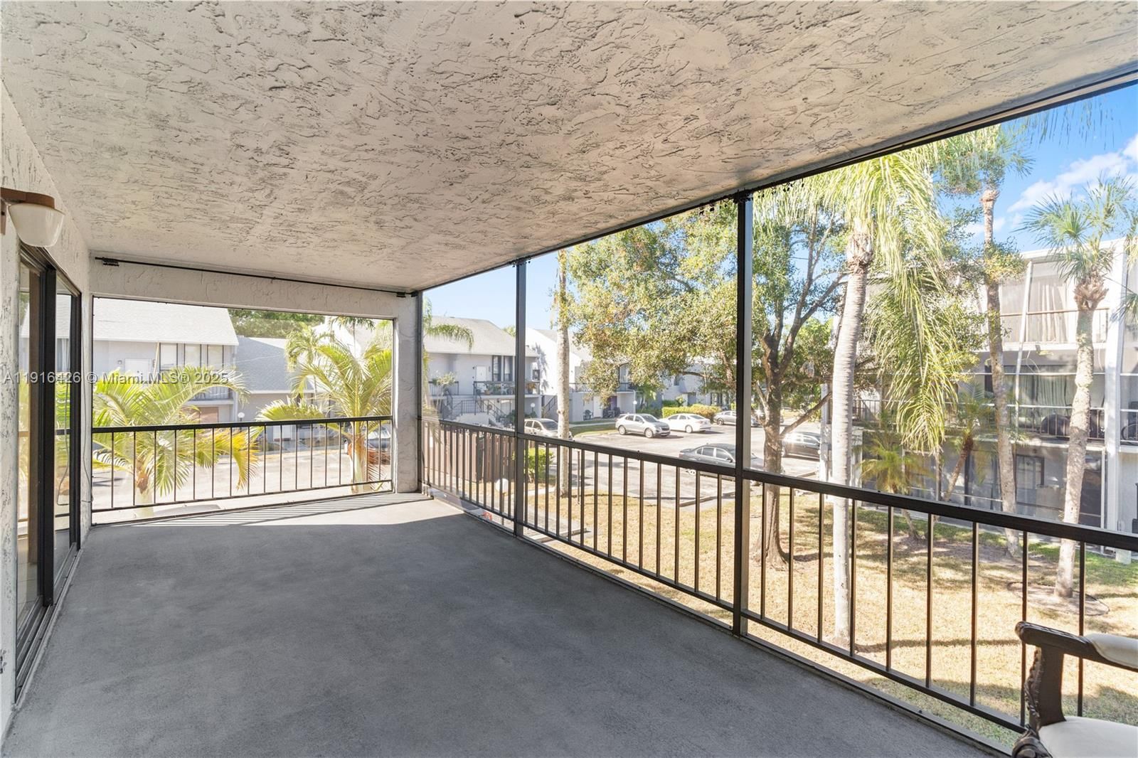 Real estate property located at 559 University Dr #39, Broward, Village Townhouses Jacaran, Plantation, FL