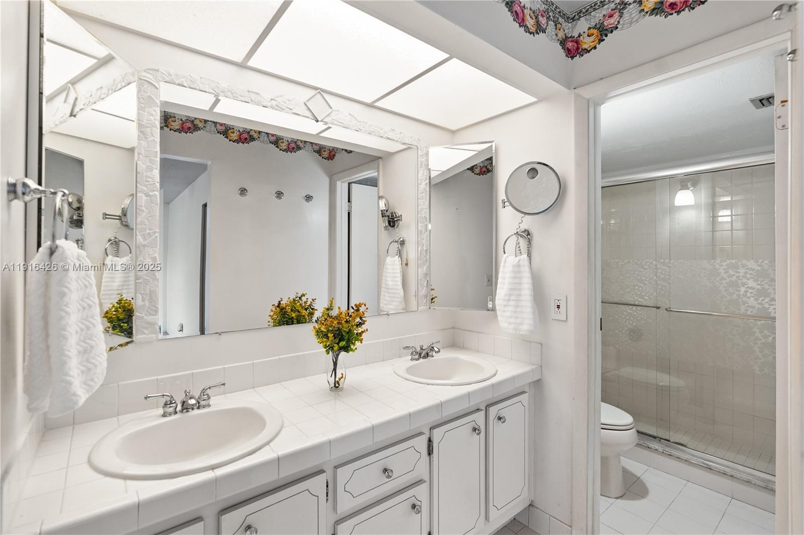 Real estate property located at 559 University Dr #39, Broward, Village Townhouses Jacaran, Plantation, FL