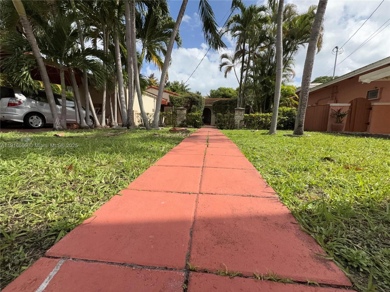 Real estate property located at 9125 Byron Ave, Miami-dade, Altos Del Mar No 4, Surfside, FL