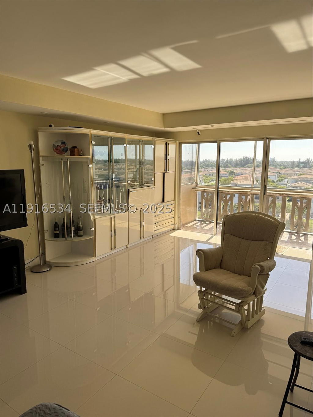 Real estate property located at 800 195th St #714, Miami-dade, Canongate Condo No One, Miami, FL