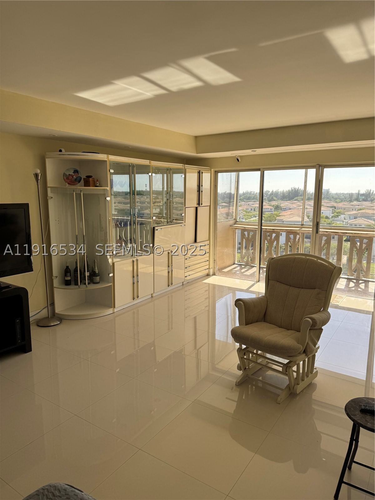 Real estate property located at 800 195th St #714, Miami-dade, Canongate Condo No One, Miami, FL