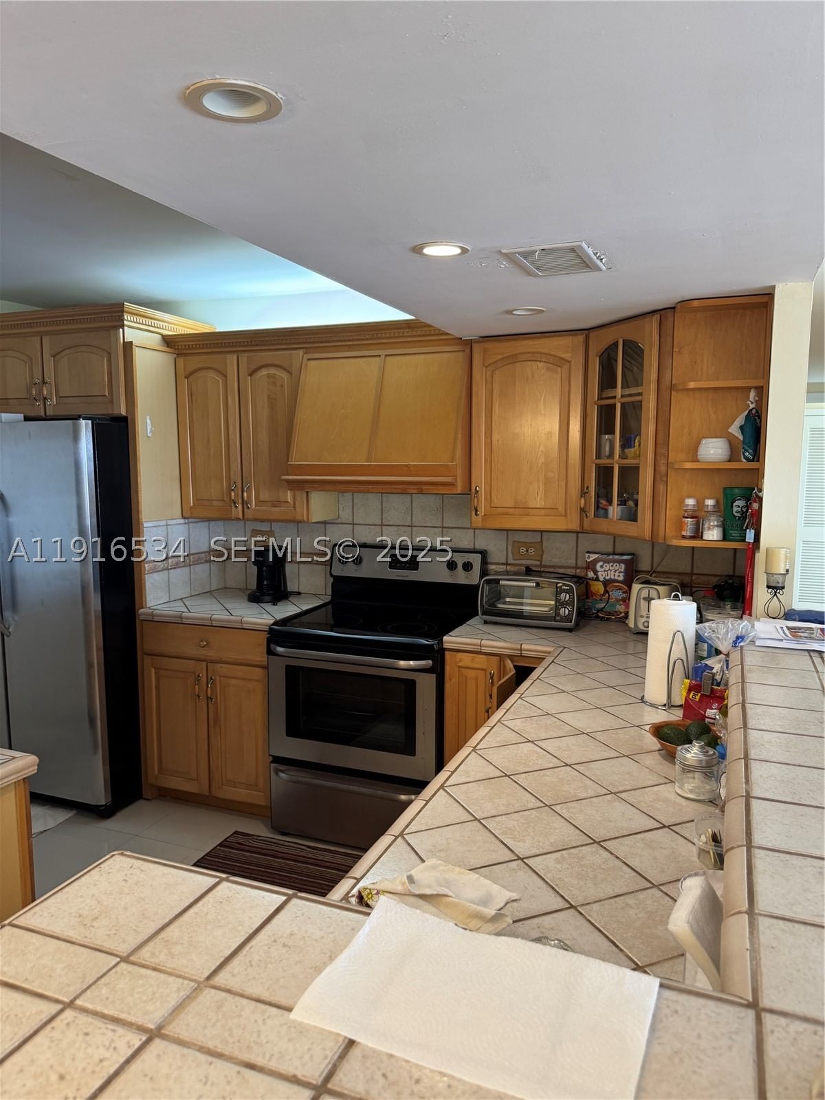 Real estate property located at 800 195th St #714, Miami-dade, Canongate Condo No One, Miami, FL