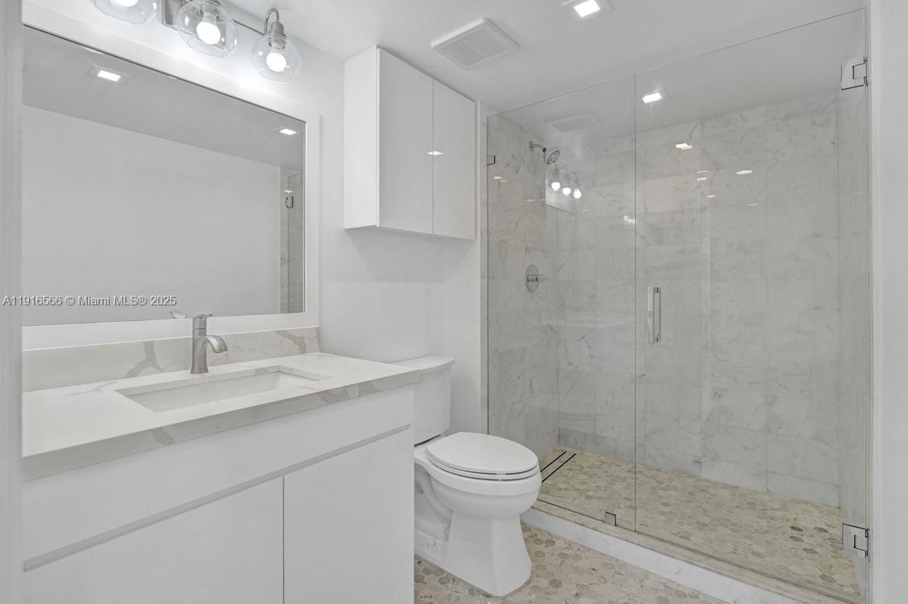 Real estate property located at 90 Alton Rd #1907, Miami-dade, Yacht Club At Portofino, Miami Beach, FL
