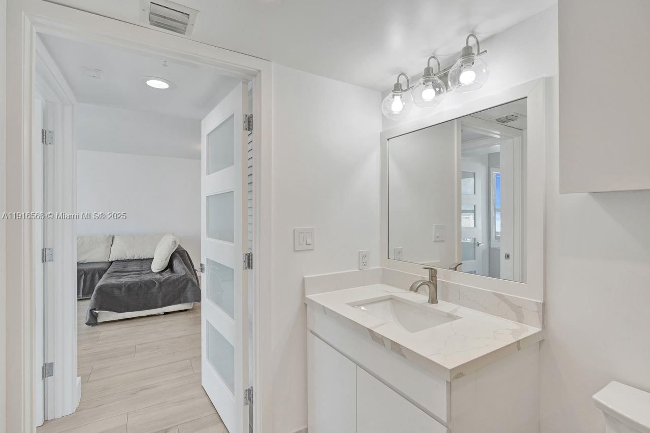 Real estate property located at 90 Alton Rd #1907, Miami-dade, Yacht Club At Portofino, Miami Beach, FL