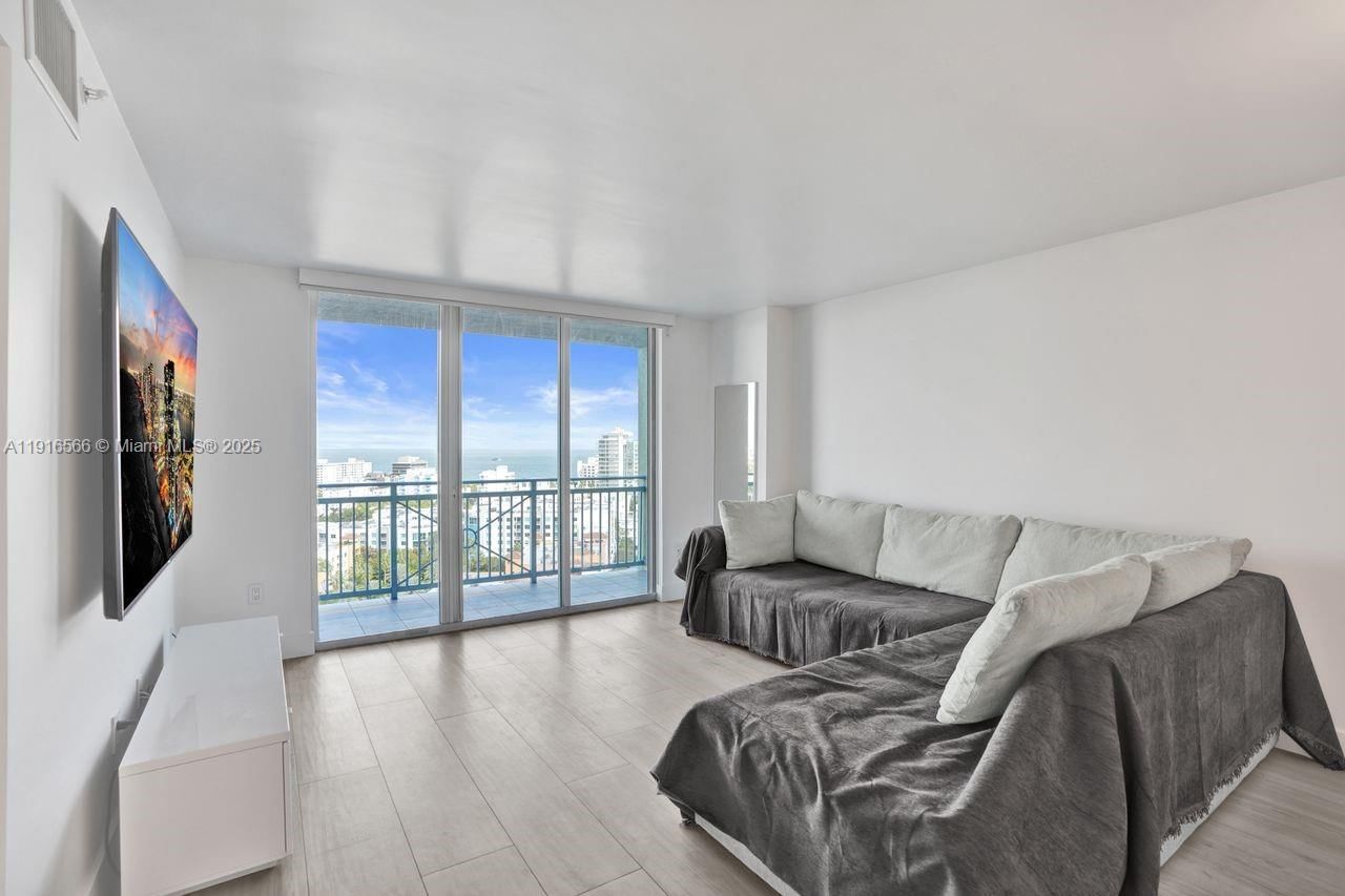 Real estate property located at 90 Alton Rd #1907, Miami-dade, Yacht Club At Portofino, Miami Beach, FL