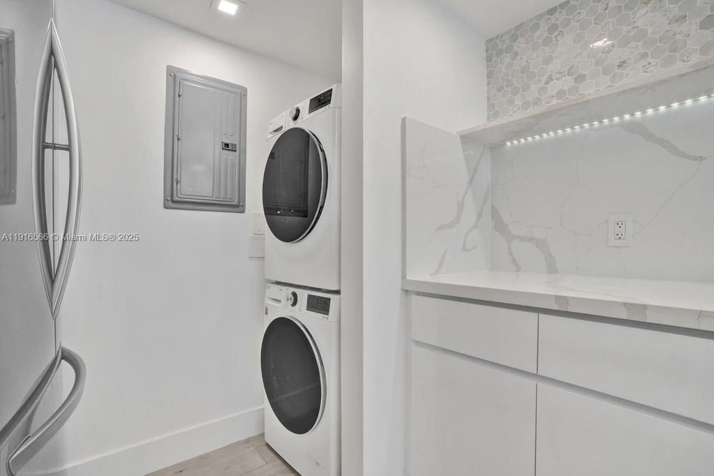 Real estate property located at 90 Alton Rd #1907, Miami-dade, Yacht Club At Portofino, Miami Beach, FL