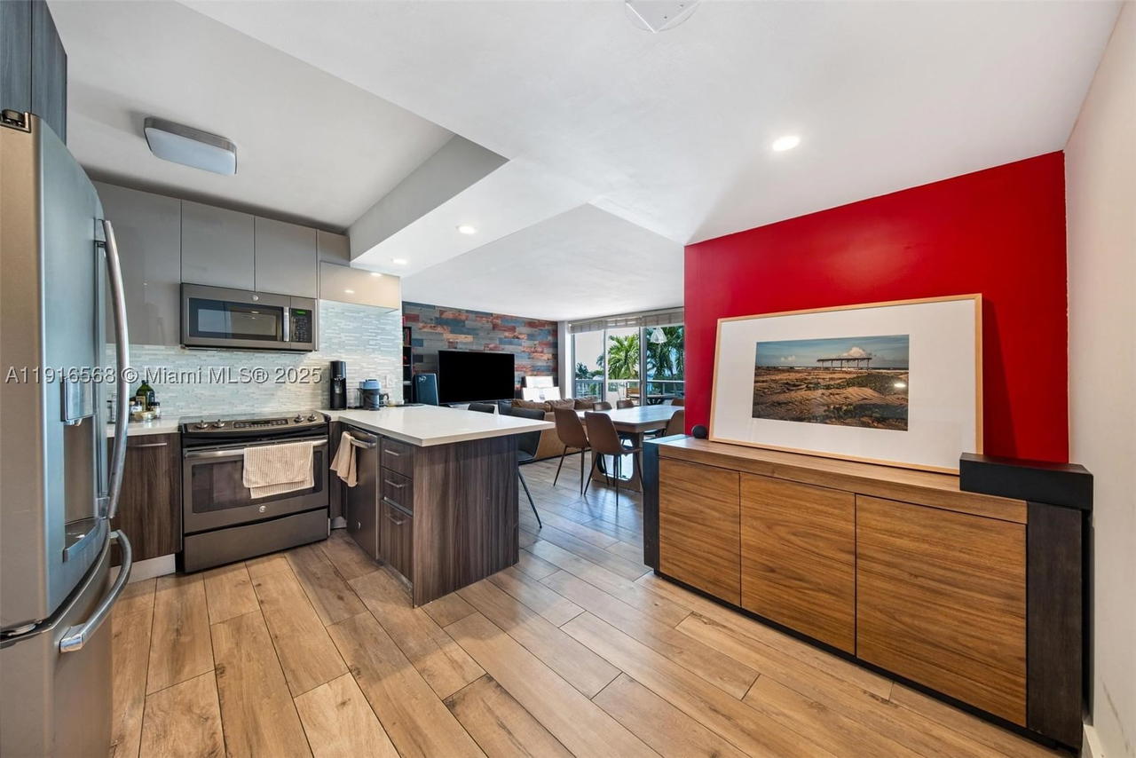 Real estate property located at 1541 Brickell Ave C406, Miami-dade, The Palace Condo, Miami, FL