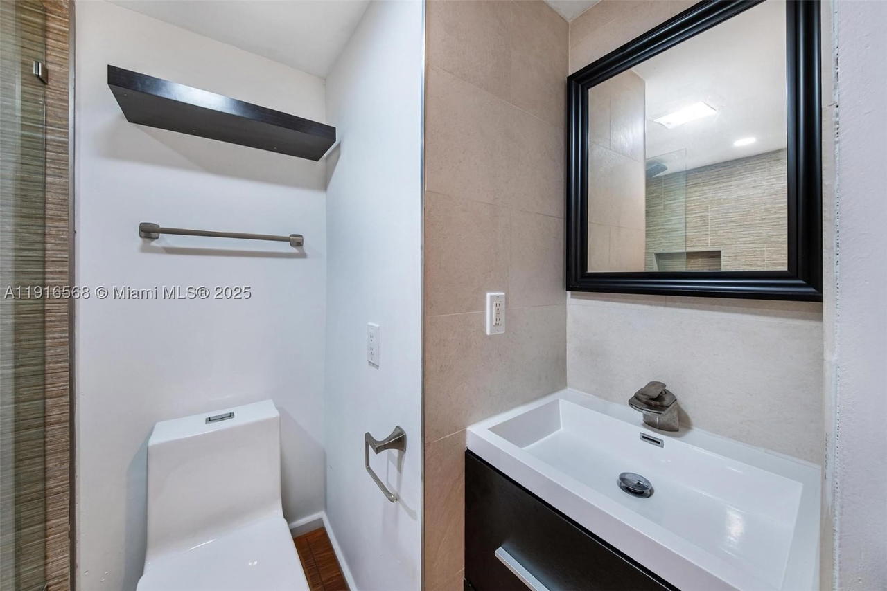 Real estate property located at 1541 Brickell Ave C406, Miami-dade, The Palace Condo, Miami, FL