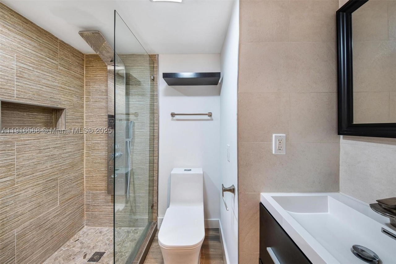 Real estate property located at 1541 Brickell Ave C406, Miami-dade, The Palace Condo, Miami, FL