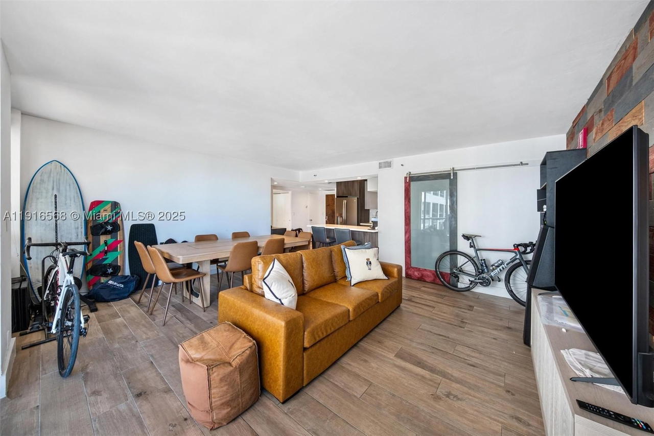 Real estate property located at 1541 Brickell Ave C406, Miami-dade, The Palace Condo, Miami, FL