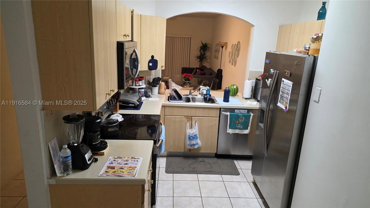 Real estate property located at 5670 116th Ave #113, Miami-dade, Las Brisas At Doral Condo, Doral, FL