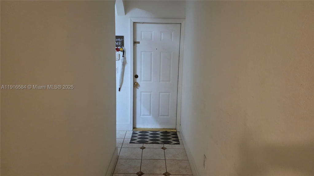 Real estate property located at 5670 116th Ave #113, Miami-dade, Las Brisas At Doral Condo, Doral, FL