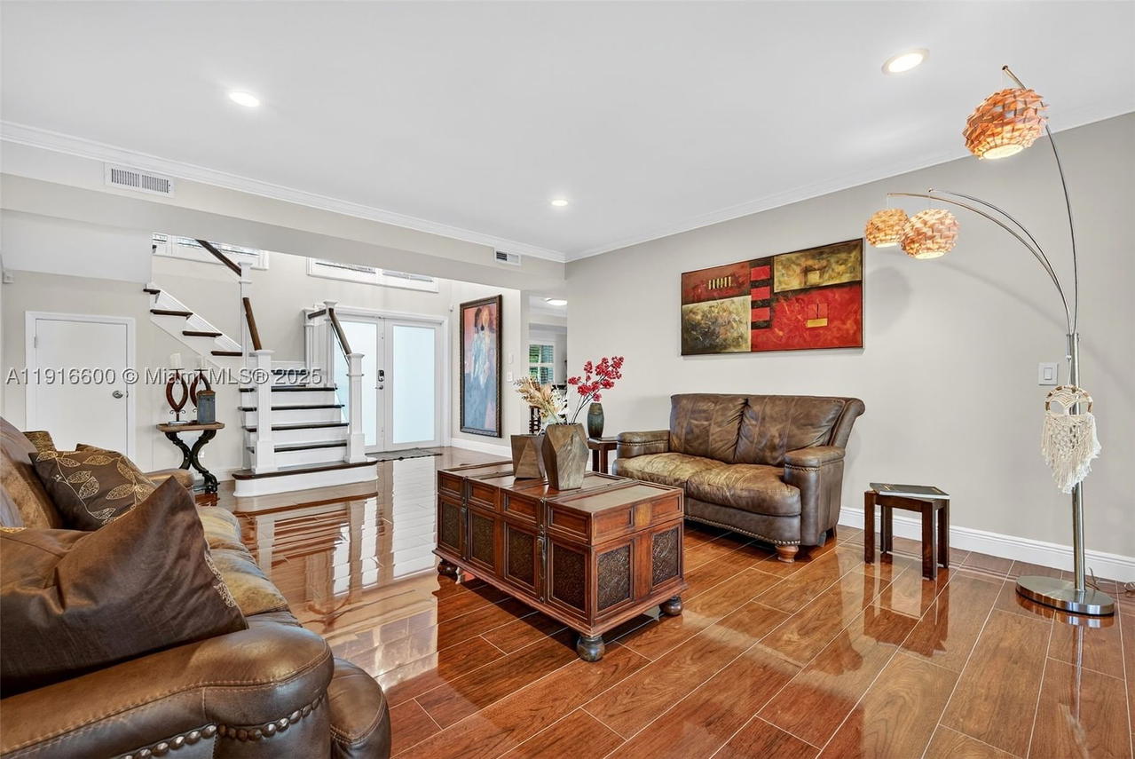 Real estate property located at 20230 7th St, Broward, Chapel Trail Replat, Pembroke Pines, FL