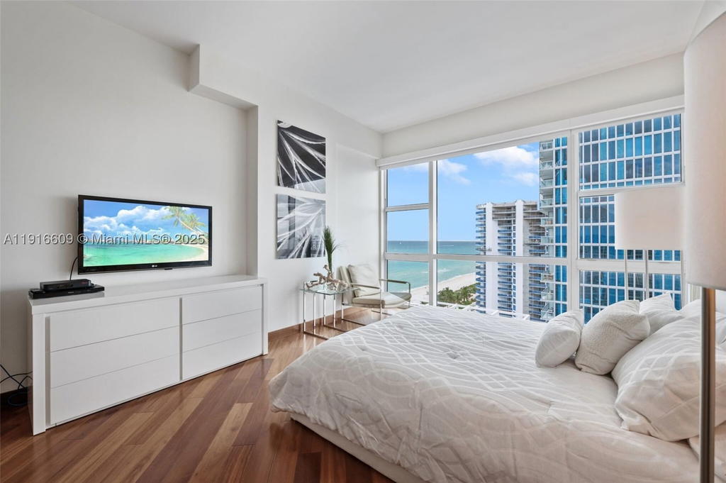 Real estate property located at 6801 Collins Ave PH06, Miami-dade, Central Carillon Beach Co, Miami Beach, FL