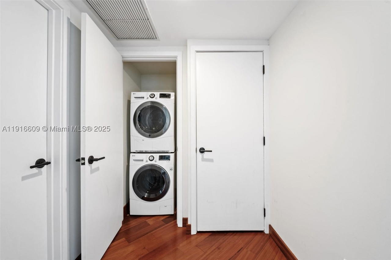 Real estate property located at 6801 Collins Ave PH06, Miami-dade, Central Carillon Beach Co, Miami Beach, FL