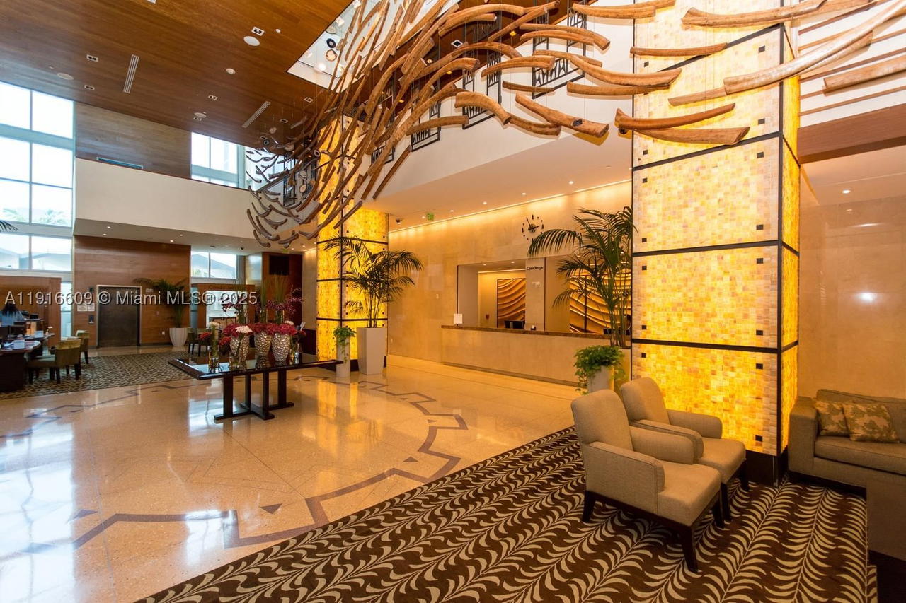 Real estate property located at 6801 Collins Ave PH06, Miami-dade, Central Carillon Beach Co, Miami Beach, FL