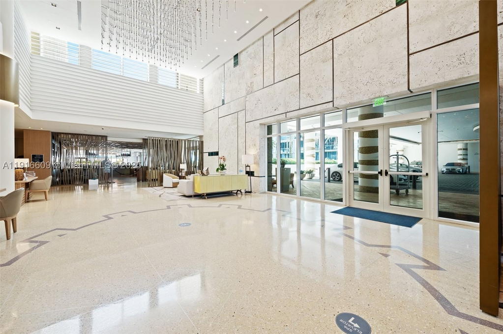 Real estate property located at 6801 Collins Ave PH06, Miami-dade, Central Carillon Beach Co, Miami Beach, FL
