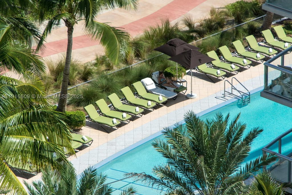 Real estate property located at 6801 Collins Ave PH06, Miami-dade, Central Carillon Beach Co, Miami Beach, FL