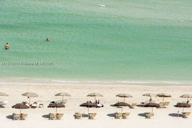 Real estate property located at 6801 Collins Ave PH06, Miami-dade, Central Carillon Beach Co, Miami Beach, FL