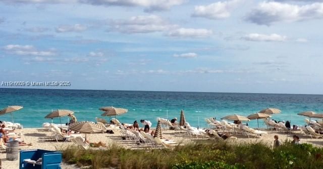 Real estate property located at 6801 Collins Ave PH06, Miami-dade, Central Carillon Beach Co, Miami Beach, FL
