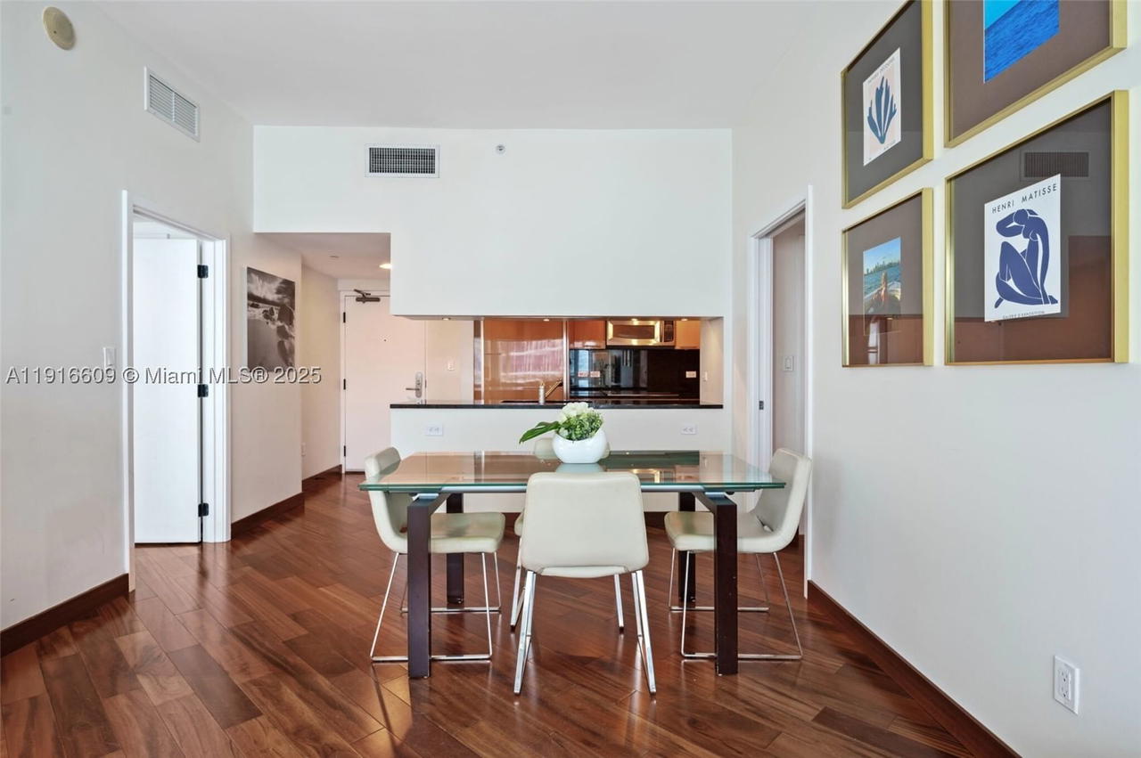 Real estate property located at 6801 Collins Ave PH06, Miami-dade, Central Carillon Beach Co, Miami Beach, FL