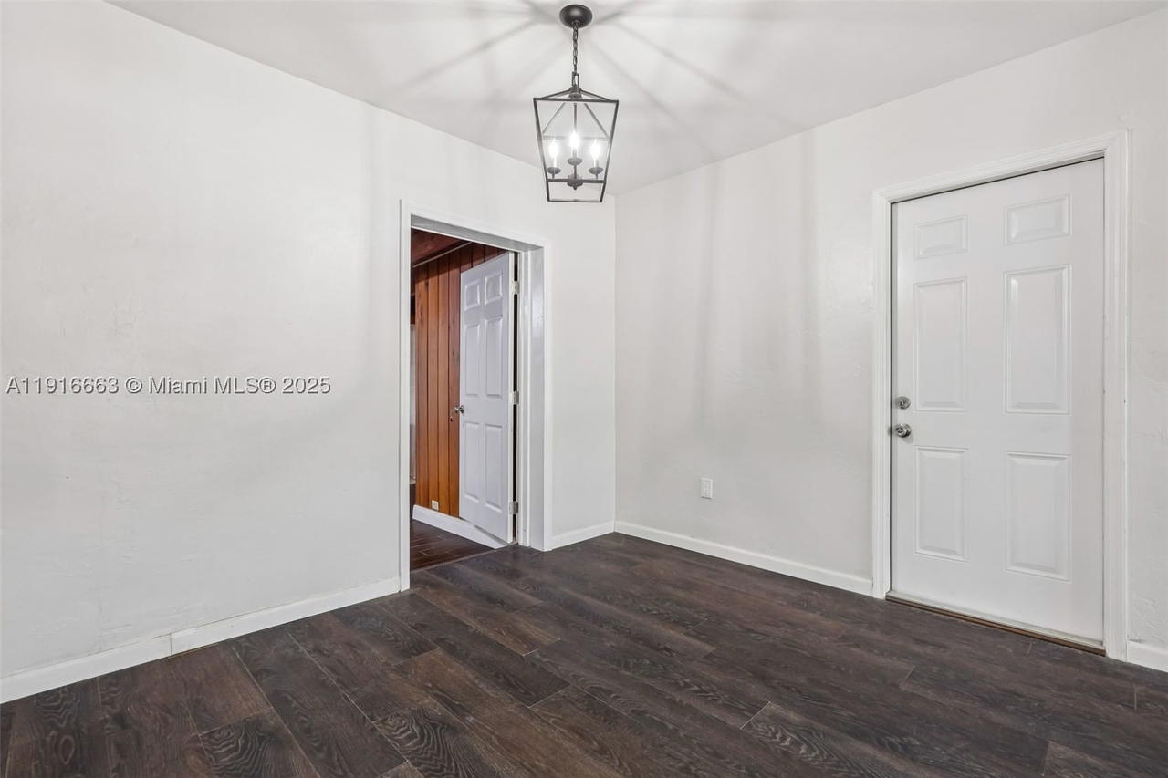 Real estate property located at 6230 2nd Ave, Miami-dade, Gratigny Shores, Hialeah, FL