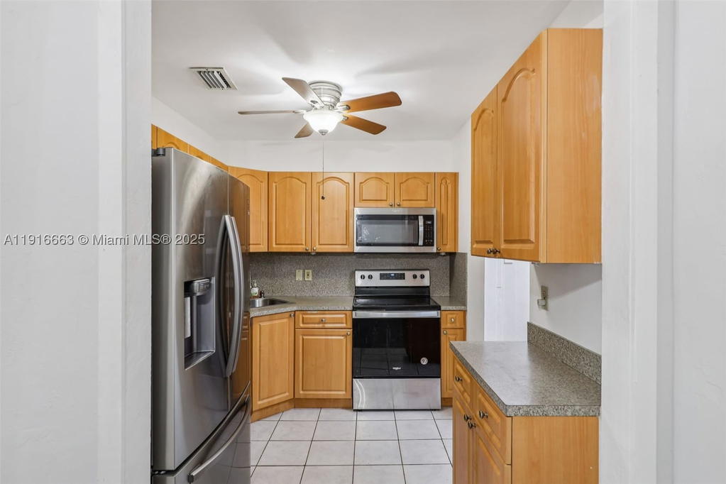 Real estate property located at 6230 2nd Ave, Miami-dade, Gratigny Shores, Hialeah, FL