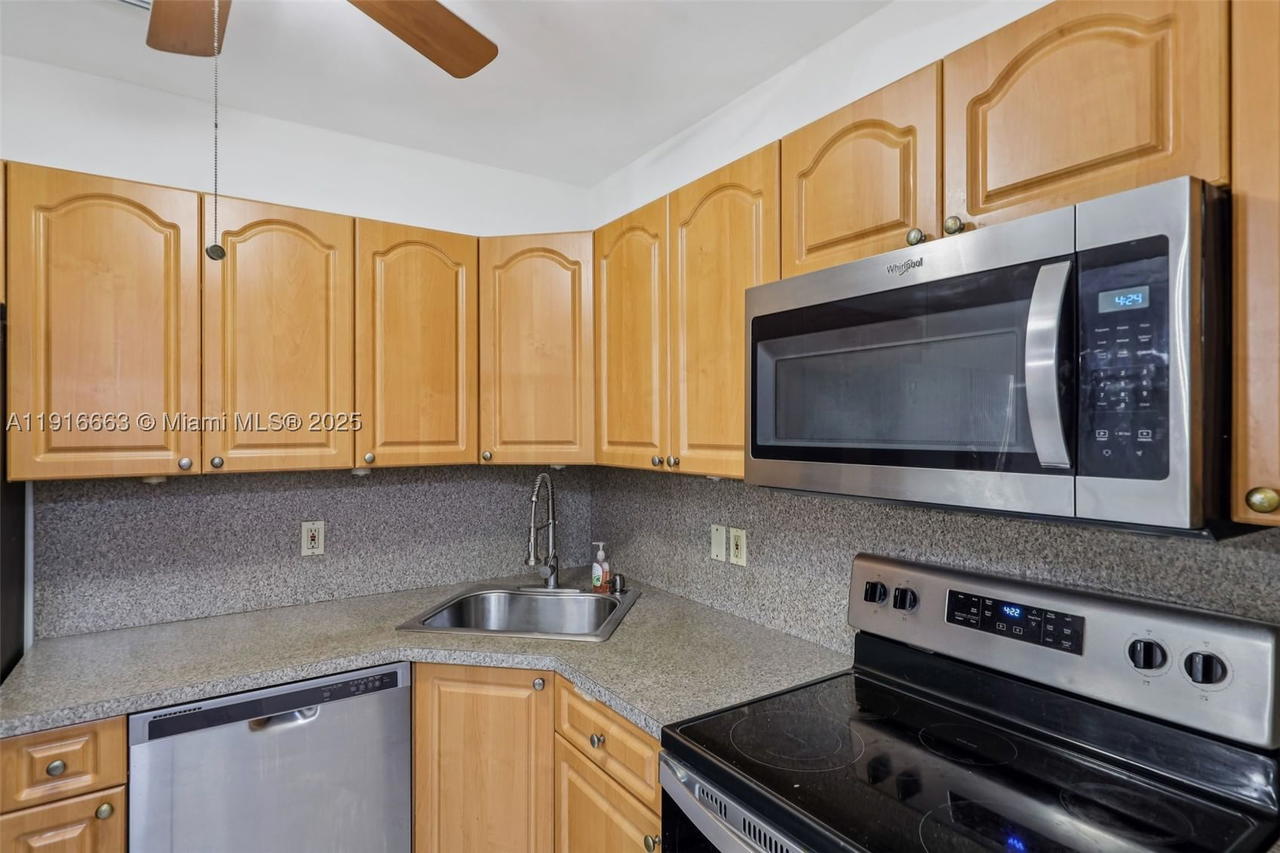 Real estate property located at 6230 2nd Ave, Miami-dade, Gratigny Shores, Hialeah, FL