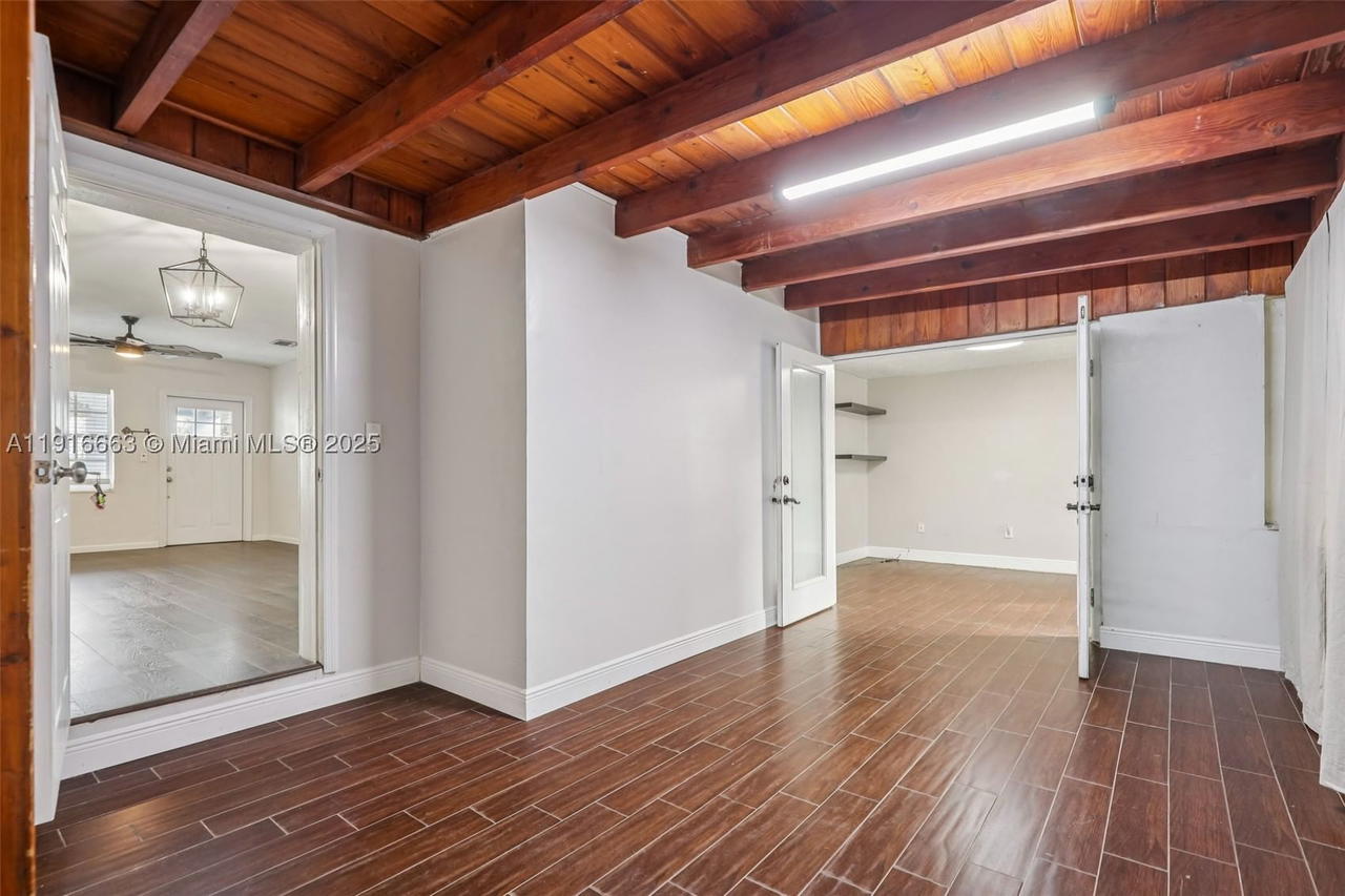 Real estate property located at 6230 2nd Ave, Miami-dade, Gratigny Shores, Hialeah, FL