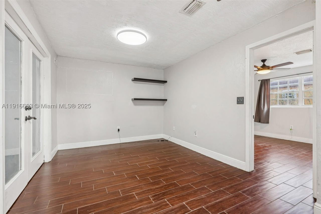 Real estate property located at 6230 2nd Ave, Miami-dade, Gratigny Shores, Hialeah, FL