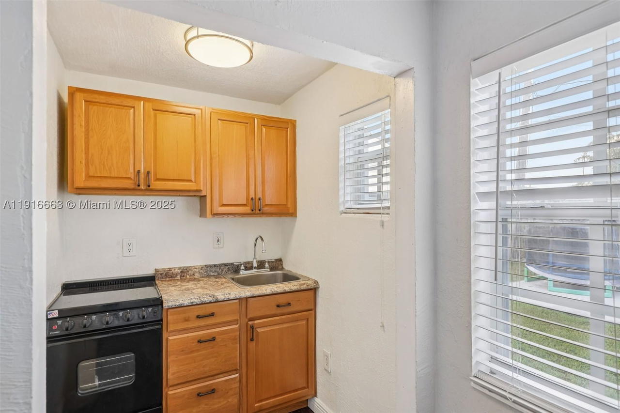 Real estate property located at 6230 2nd Ave, Miami-dade, Gratigny Shores, Hialeah, FL