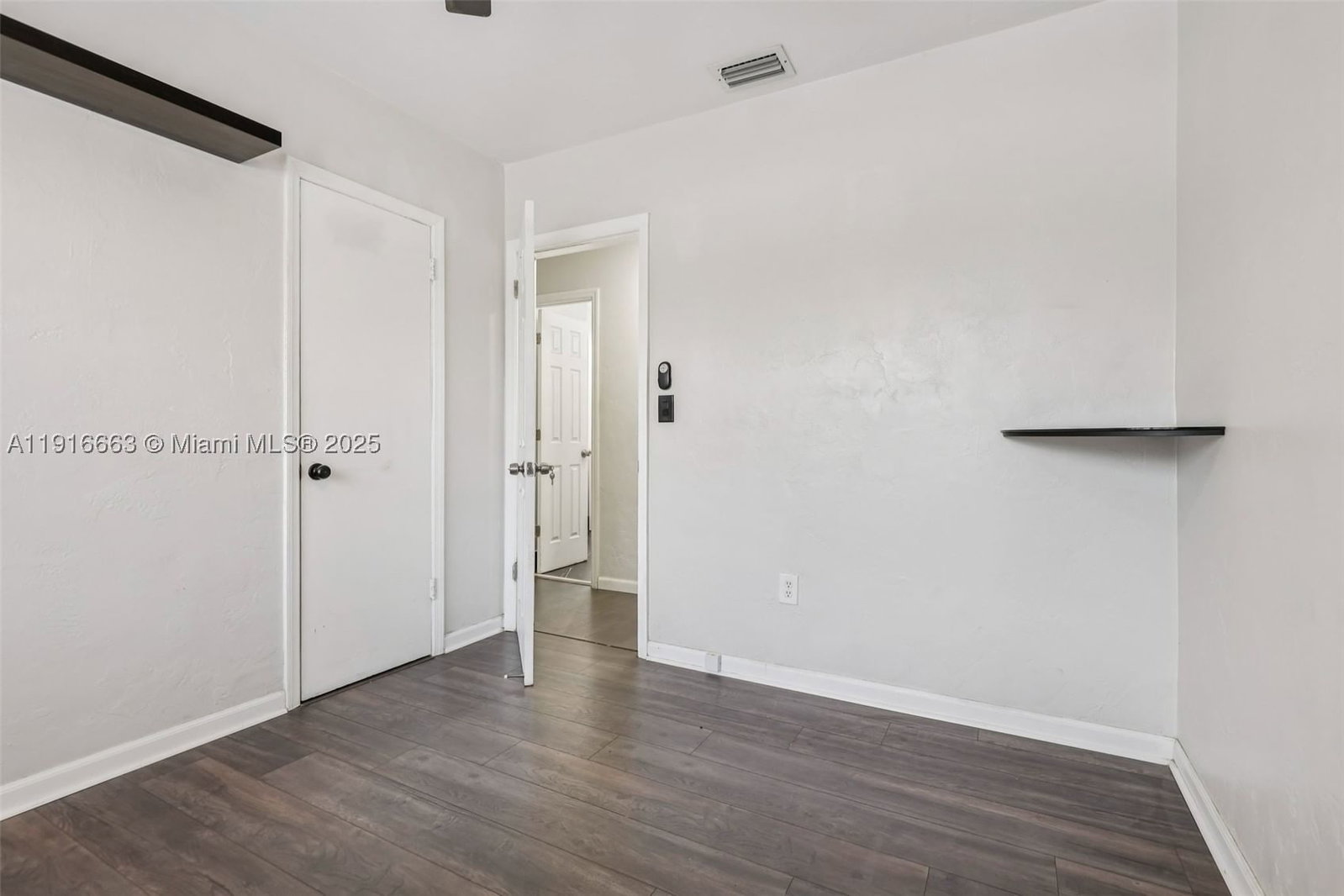 Real estate property located at 6230 2nd Ave, Miami-dade, Gratigny Shores, Hialeah, FL