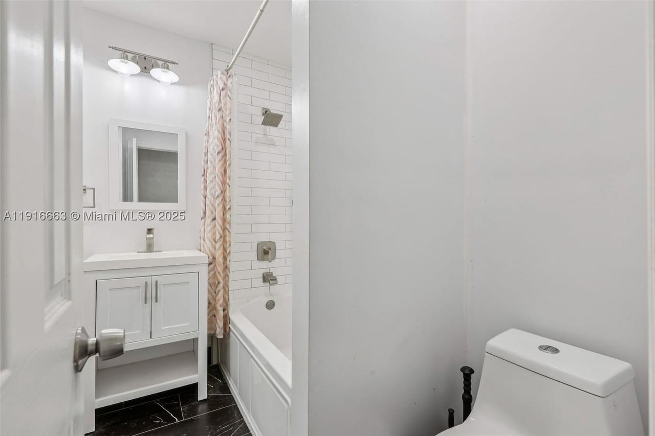 Real estate property located at 6230 2nd Ave, Miami-dade, Gratigny Shores, Hialeah, FL
