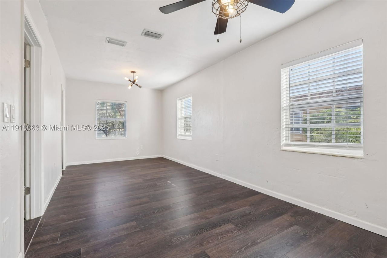 Real estate property located at 6230 2nd Ave, Miami-dade, Gratigny Shores, Hialeah, FL