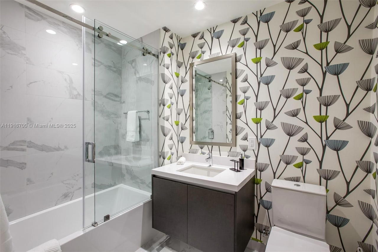 Real estate property located at 851 1ST Ave #1810, Miami-dade, Paramount Miami Worldcente, Miami, FL