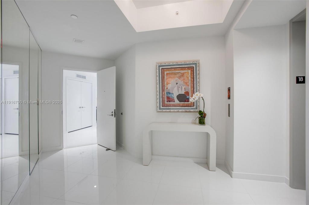 Real estate property located at 851 1ST Ave #1810, Miami-dade, Paramount Miami Worldcente, Miami, FL