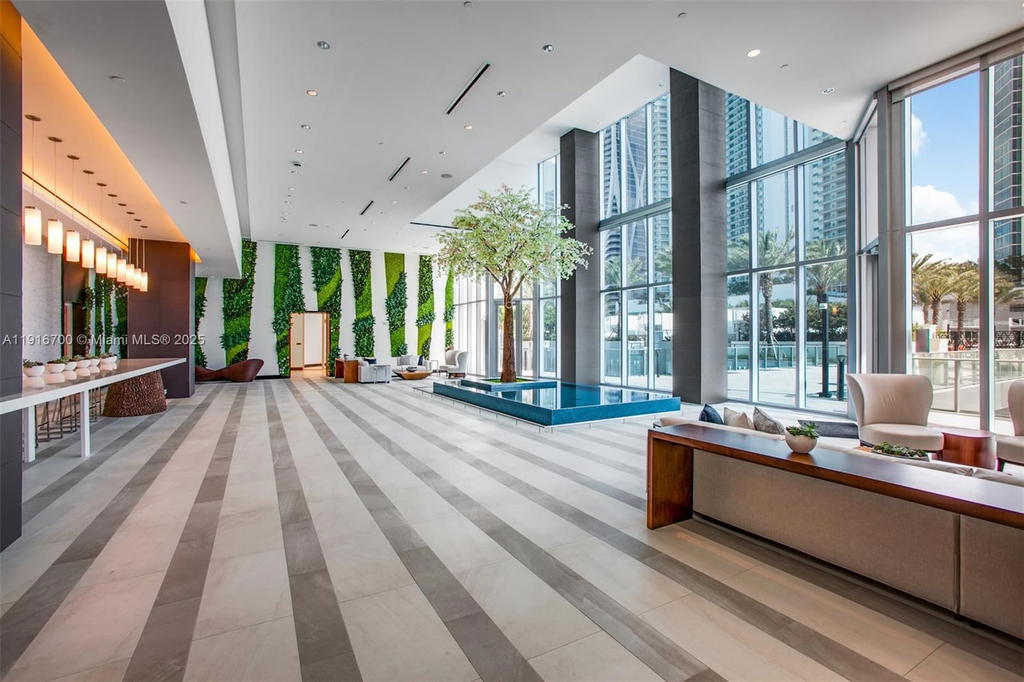 Real estate property located at 851 1ST Ave #1810, Miami-dade, Paramount Miami Worldcente, Miami, FL