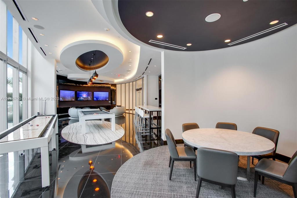 Real estate property located at 851 1ST Ave #1810, Miami-dade, Paramount Miami Worldcente, Miami, FL