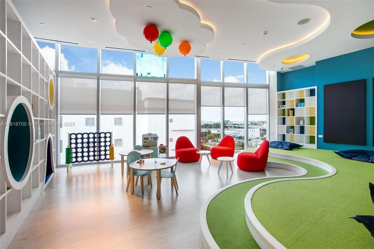 Real estate property located at 851 1ST Ave #1810, Miami-dade, Paramount Miami Worldcente, Miami, FL