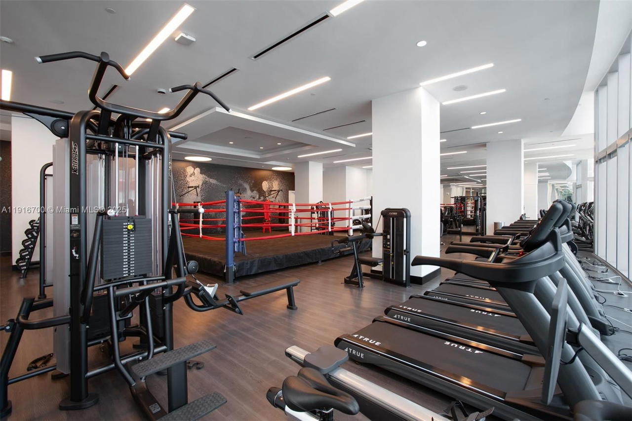 Real estate property located at 851 1ST Ave #1810, Miami-dade, Paramount Miami Worldcente, Miami, FL