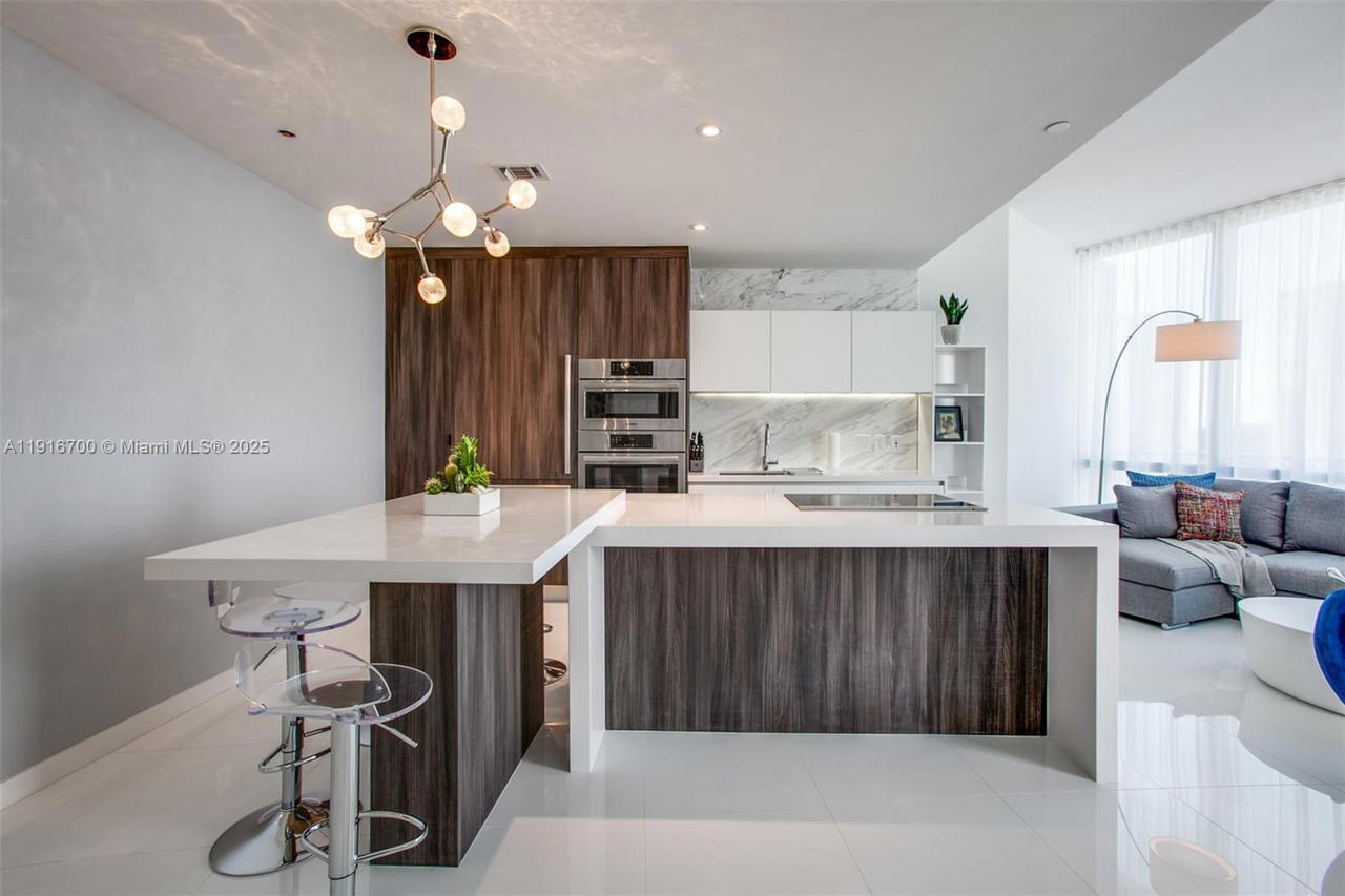 Real estate property located at 851 1ST Ave #1810, Miami-dade, Paramount Miami Worldcente, Miami, FL